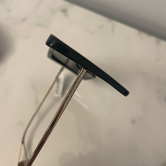 Gucci Sunglasses - Picture 4 of 7